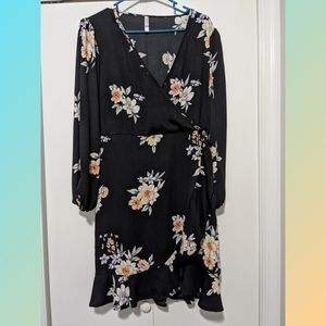 Women's Long Sleeved V-Neck Floral Tie-Waist Dress